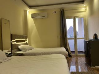 Middle east pyramids veiw &jacuzzi - 2