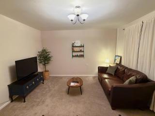 Traditional meets Modern, steps to local shops - 5