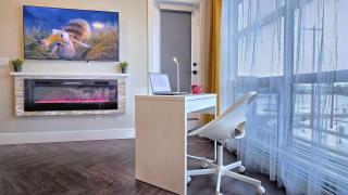 Family Stylish 2BR Condo with City View, DT, Balcony, Free Parking & In-Suite Laundry! - Calgary - 1
