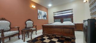 Spacious Rooms on 1st Floor Gulshan e Iqbal BLK7 - 9