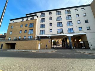 City Gem with River Views Near Canary Wharf & O2 - 5