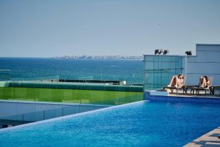 Alezzi Infinity Pool & Spa Resort - 8