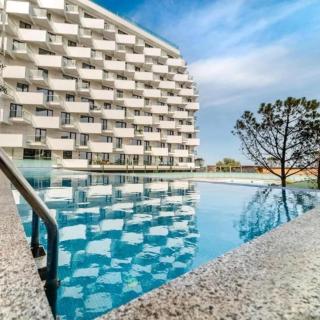 Alezzi Infinity Pool & Spa Resort - 1