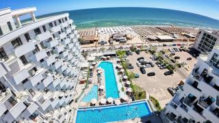 Alezzi Infinity Pool & Spa Resort - 0