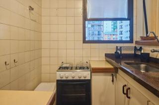 Pitangueiras com cadeira e guarda-sol exclusivo, limpeza diária, piscina climatizada e Wi-Fi - 3