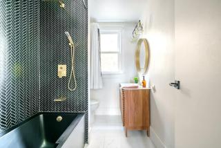 Jungle Gem by Jungle House Private Parking Reviews Downtown & Short North Walk to High Street Near OSU Convention Center & Nationwide Arena - 8