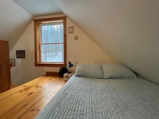 Peaceful Cozy Cottage in the Vermont Woods - 5