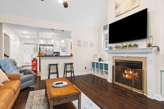 Hot Tub Game Room Spacious Close to Skiing - 8