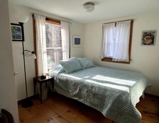 Peaceful Cozy Cottage in the Vermont Woods - 9