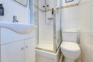 Boutique Flat In Huddersfield Town Centre - 9