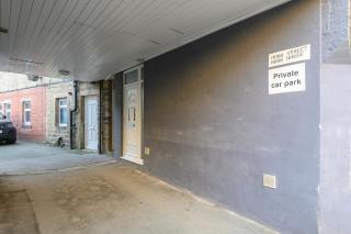 Boutique Flat In Huddersfield Town Centre - 1