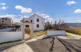 Lovely Apartment In Pag With Wifi - 0