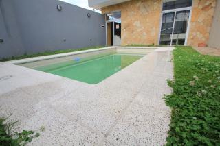Casa comoda con pileta y parking - 2