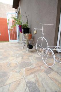 Casa comoda con pileta y parking - 1