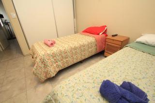 Casa comoda con pileta y parking - 3