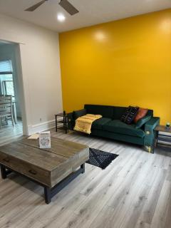 Convention - King Bed - Parking Free - Short North - 5