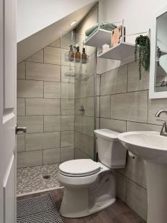 Jungle Vibe by Jungle House Downtown & Short North Free Parking 5 800 Reviews Near Convention Center & Nationwide Arena & Ohio State Walk to High Street - 7