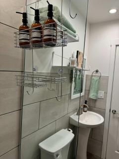 Jungle Vibe by Jungle House Downtown & Short North Free Parking 5 800 Reviews Near Convention Center & Nationwide Arena & Ohio State Walk to High Street - 2