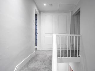 Stylish 2BD, Near O2, WIF, Sleeps 6, London - 1