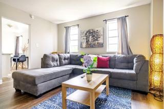 Casa Dos by Jungle House Near Convention Center OSU & Nationwide Arena Walk to High Street Downtown & Short North 5 800 Reviews Private Parking - 2