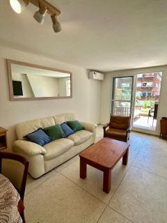 Apartamento 2 dorm sobre Gorlero - 1