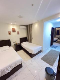 Middle east pyramids veiw &jacuzzi - 2