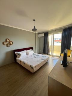 Modern Apartment BalconyBright&Spacious fast Wi-fi -  - 2