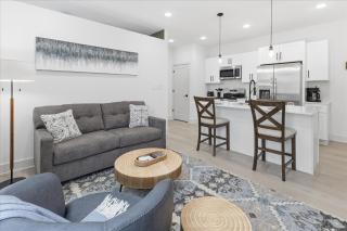 Cozy Carriage House minutes away from Downtown - 8