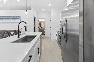 Cozy Carriage House minutes away from Downtown - 5