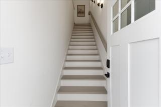 Cozy Carriage House minutes away from Downtown - 1