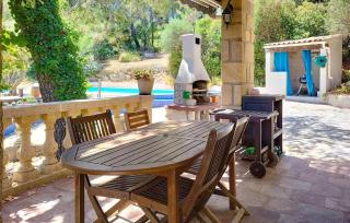 Amazing Home In Aramon - 2