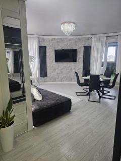 Lux on the centr - 7