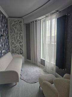 Lux on the centr - 4