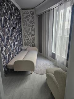 Lux on the centr - 5