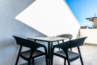 Modern Apartment in a Quiet Area near Center - 7