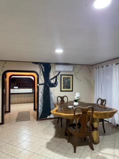 Walk-out Beachfront Condo - Surfer's Paradise - 6