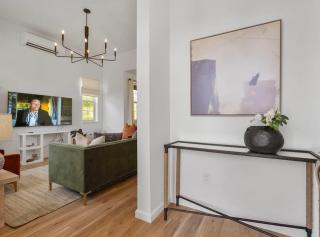 ML - Nohea Stylish Home w Perks I Near Top Sight - 4