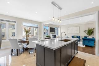 Executive 5BR-4BATH Detached Bramp/Miss Border - 4