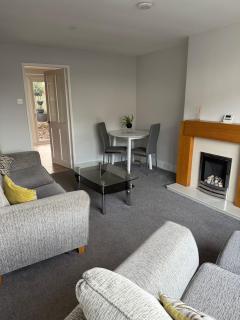 3-Bed House Brighouse Parking Wi-Fi Near M62 - 0