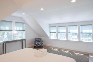 Condo w Beach Access & Water Views - 2