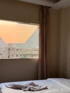 Skyline Pyramids Hotel Inn - 1