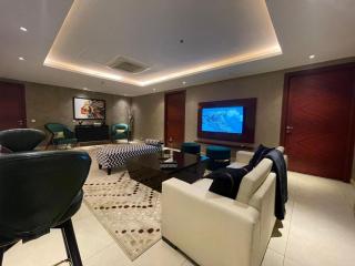 GoldCrest Mall Luxury Apartments with Balcony By SkyAura In DHA Lahore - 0