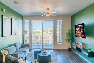 Stadium Area Unit with Balcony Pool Gym Parking WD - 0