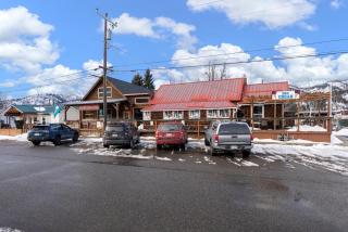 SilverStrike Condos Family Friendly Walkable Location Unit 2 - 3