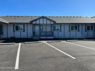 SilverStrike Condos Family Friendly Walkable Location Unit 2 - 2