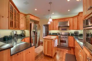 Emerald Escape 50 Acres w/Hot Tub, Game Room - Yosemite Forks - 5