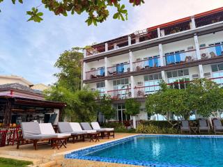 Doublegem Beach Resort and Hotel - 4