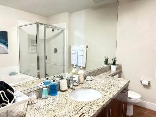 2 King Beds DTSM! Walk to Pier, Promenade & Beach - 1