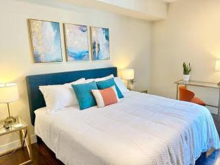 Spacious 2 BD with 2 King Beds Walk to Pier & Beach - 6