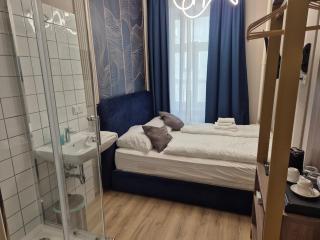 Central Vienna Stay I Self Check-in near Nestroyplatz I External Bathroom - 1